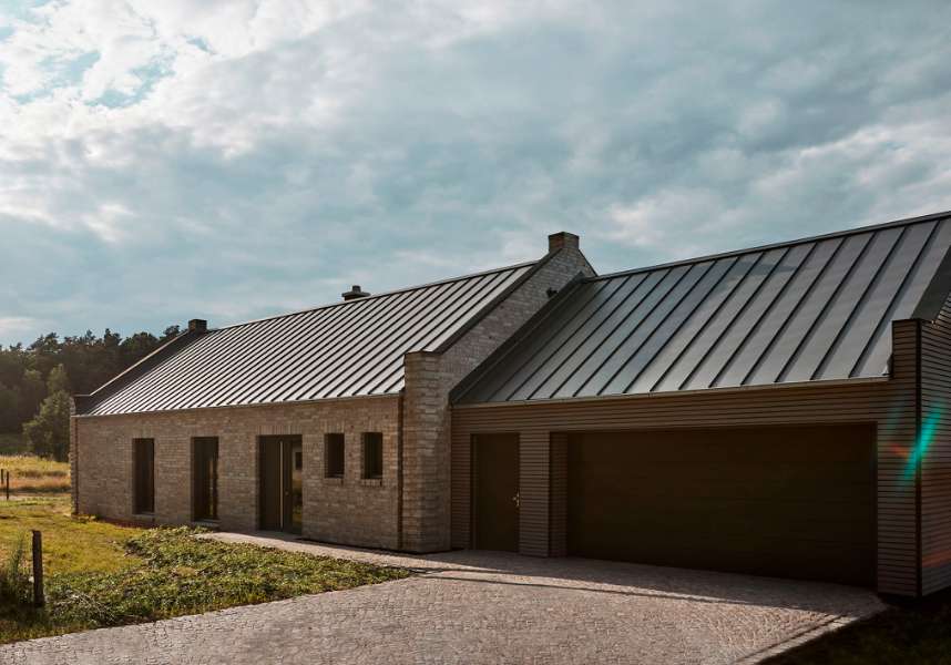 Roof cladding using DS Nordic Click Seam 475 made from Green Coat® steel from SSAB